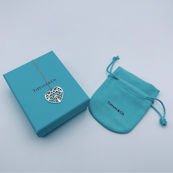 Tiffany & Co. 20” Enchant Heart Necklace in Silver with Pouch and Box - Picture 9 of 9